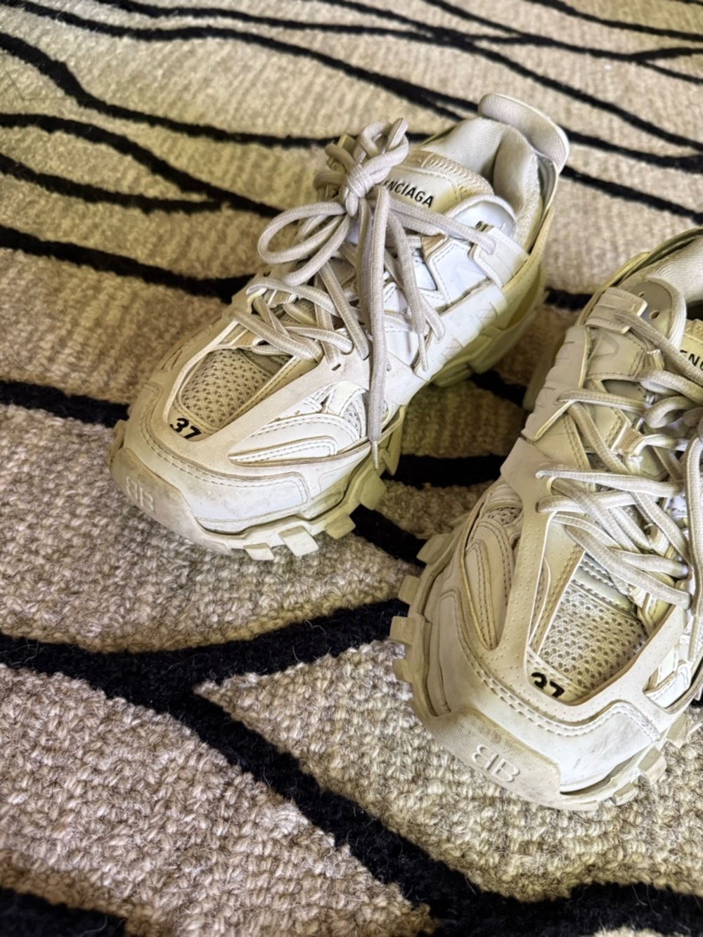 Balenciaga Women’s Cream/White Chunky Track Sneakers - Picture 3 of 6